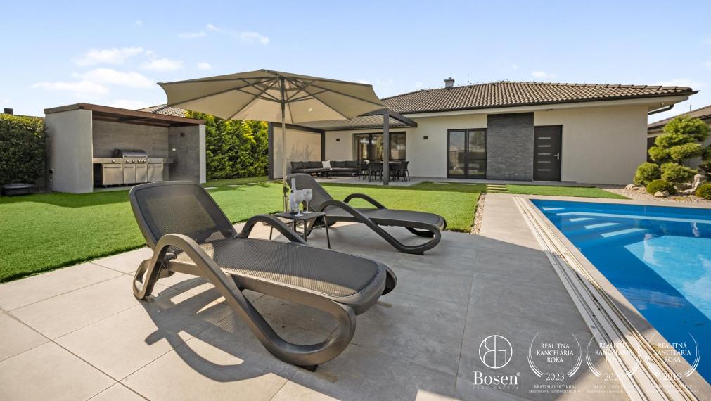 BOSEN | Nadštandardný 5 izb. bungalov s bazénom v tichej lokalite, Rovinka, Jarná