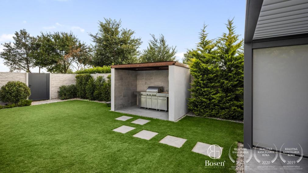 BOSEN | Nadštandardný 5 izb. bungalov s bazénom v tichej lokalite, Rovinka, Jarná