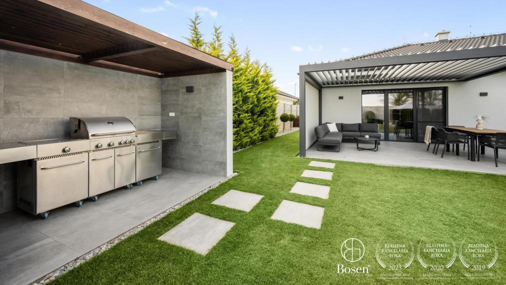 BOSEN | Nadštandardný 5 izb. bungalov s bazénom v tichej lokalite, Rovinka, Jarná