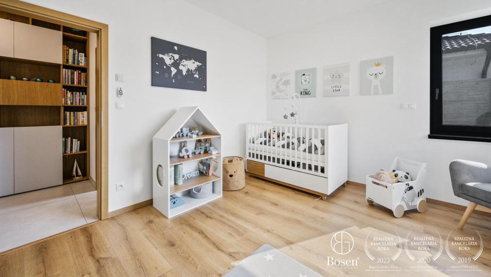 BOSEN | Nadštandardný 5 izb. bungalov s bazénom v tichej lokalite, Rovinka, Jarná