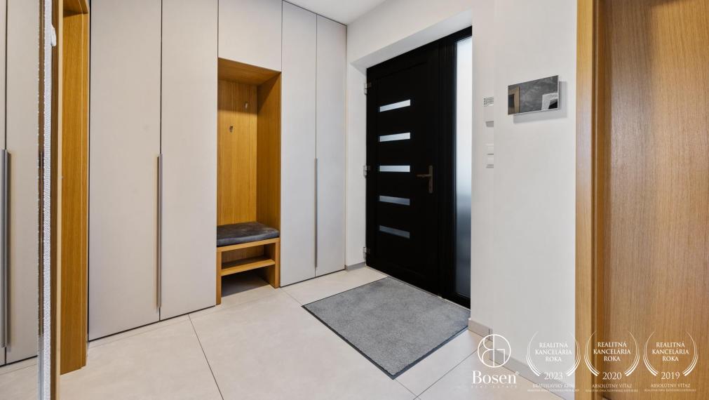 BOSEN | Nadštandardný 5 izb. bungalov s bazénom v tichej lokalite, Rovinka, Jarná