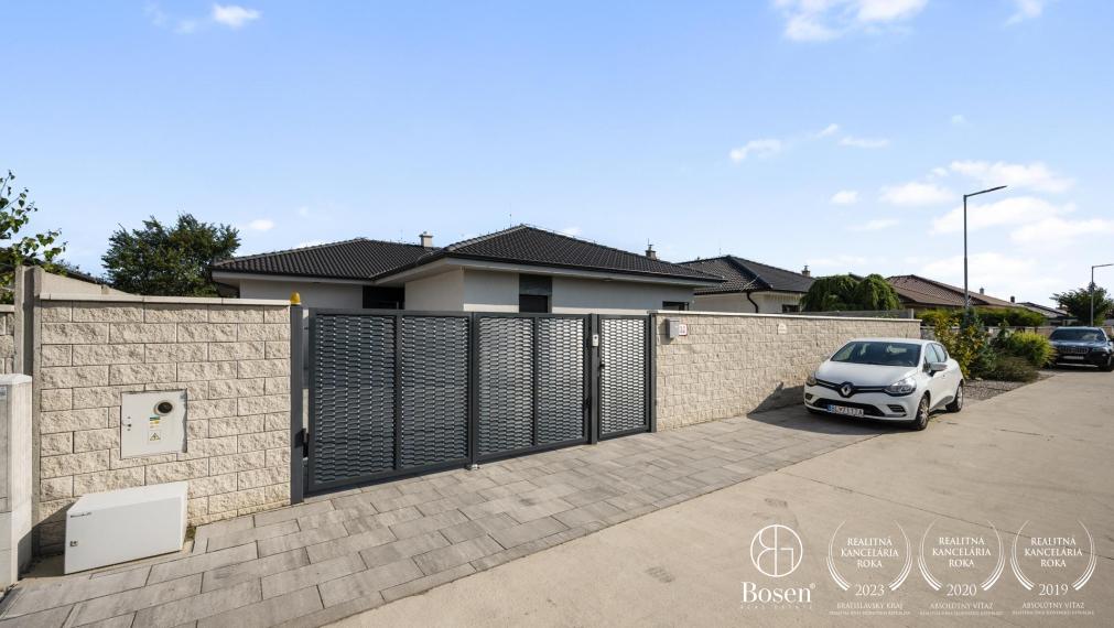 BOSEN | Nadštandardný 5 izb. bungalov s bazénom v tichej lokalite, Rovinka, Jarná