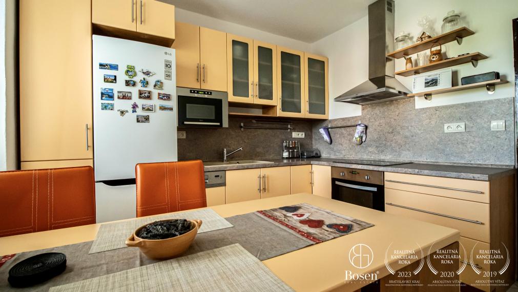 BOSEN | NA PREDAJ 3i tehlový byt - Trenčín 78m2