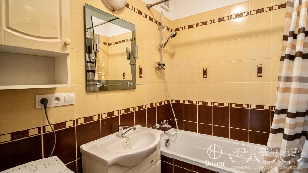 BOSEN | NA PREDAJ 3i tehlový byt - Trenčín 78m2