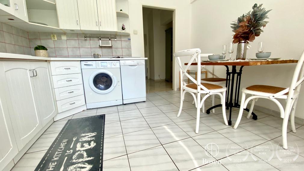 BOSEN | PRENAJATÉ | Prenájom 2 izbový byt s balkónom, Bratislava - m.č. Staré Mesto, ulica Záhrebská