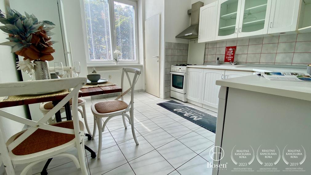 BOSEN | PRENAJATÉ | Prenájom 2 izbový byt s balkónom, Bratislava - m.č. Staré Mesto, ulica Záhrebská