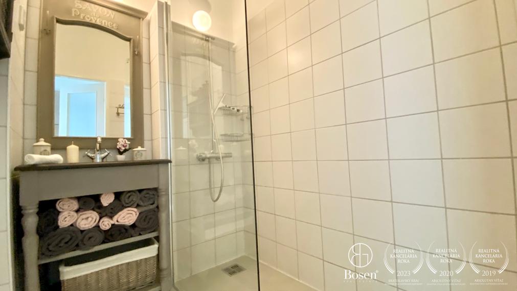 BOSEN | PRENAJATÉ | Prenájom 2 izbový byt s balkónom, Bratislava - m.č. Staré Mesto, ulica Záhrebská