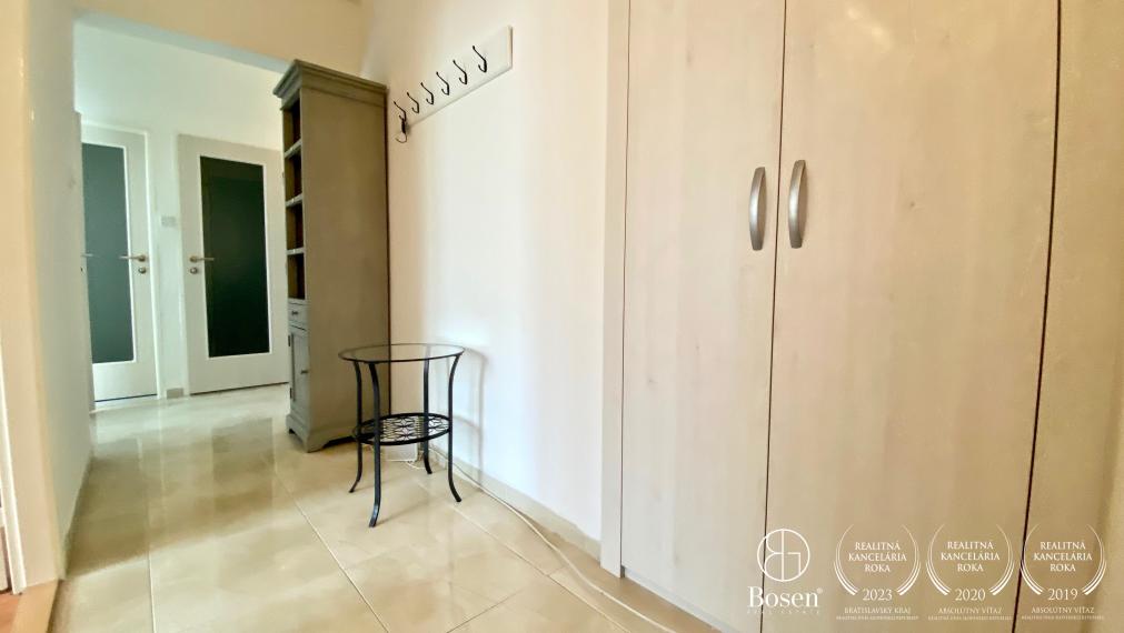 BOSEN | PRENAJATÉ | Prenájom 2 izbový byt s balkónom, Bratislava - m.č. Staré Mesto, ulica Záhrebská
