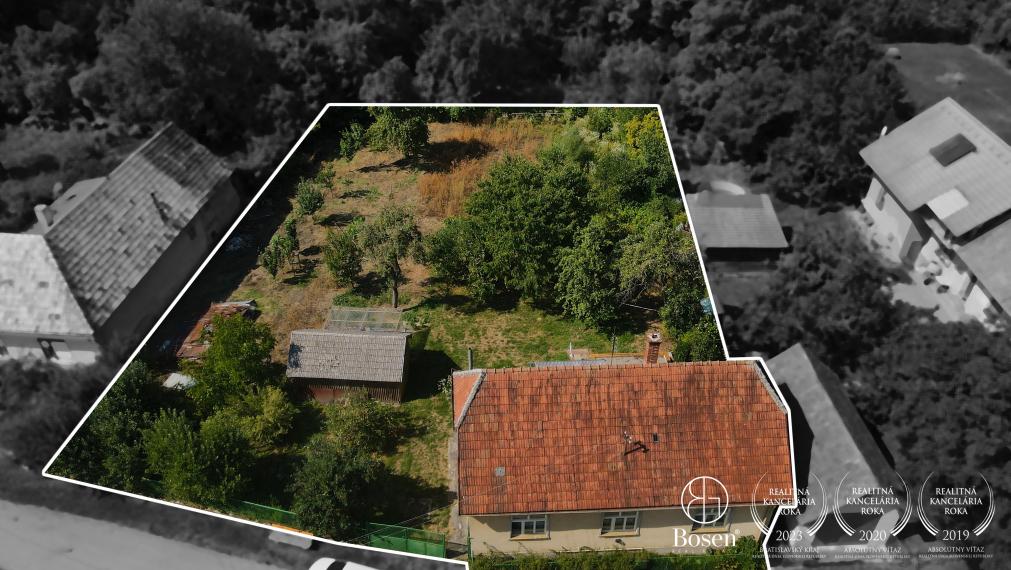 Rezervované - RD s výnimočným pozemkom 1379 m2