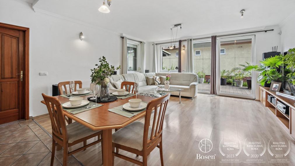 BOSEN | 9 izbový rodinný dom so zimnou záhradou a garážou, Mosonmagyaróvár, 736 m2