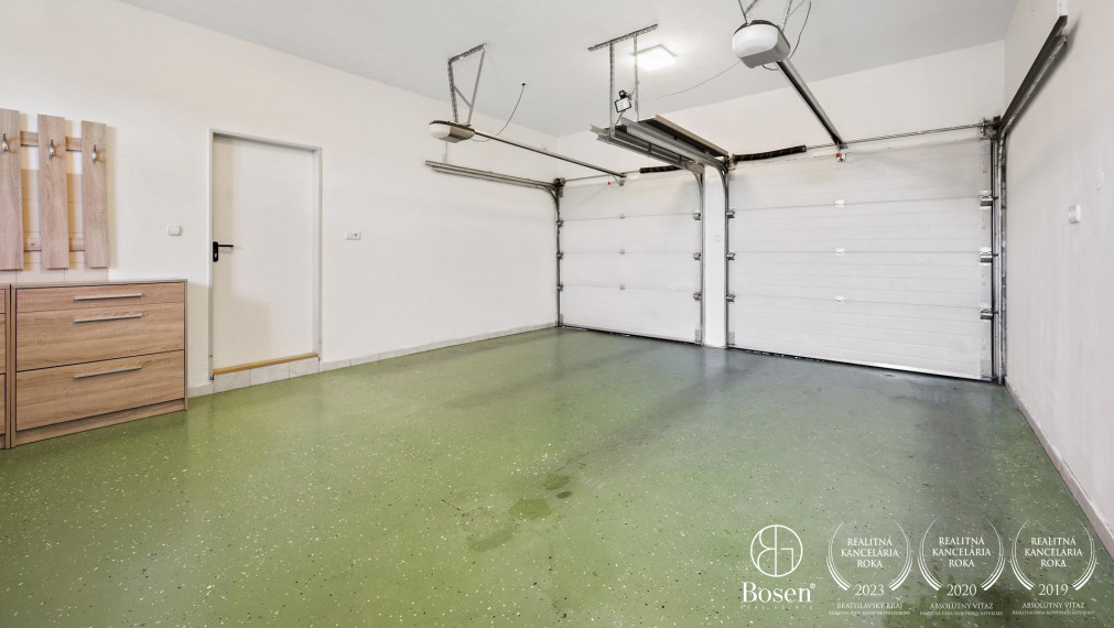 BOSEN | 9 izbový rodinný dom so zimnou záhradou a garážou, Mosonmagyaróvár, 736 m2