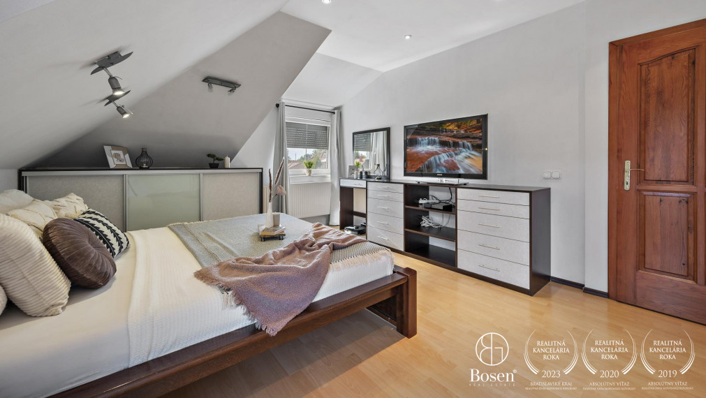 BOSEN | 9 izbový rodinný dom so zimnou záhradou a garážou, Mosonmagyaróvár, 736 m2