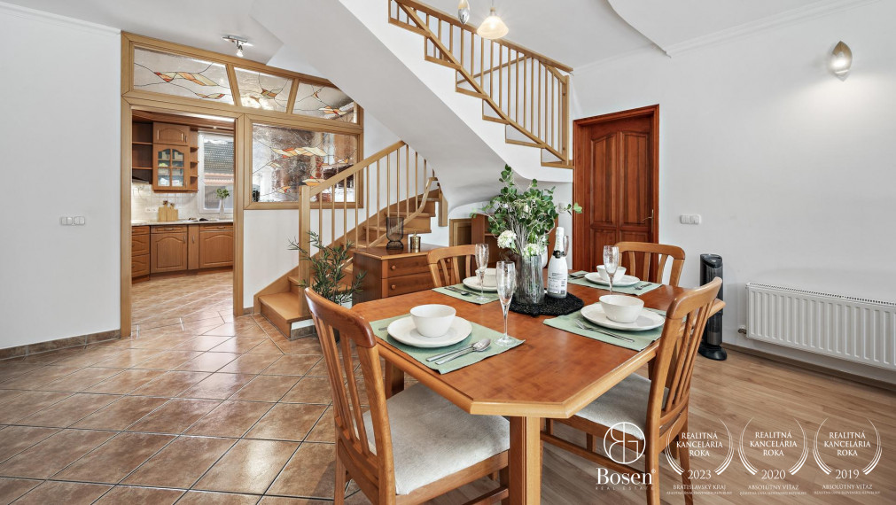 BOSEN | 9 izbový rodinný dom so zimnou záhradou a garážou, Mosonmagyaróvár, 736 m2