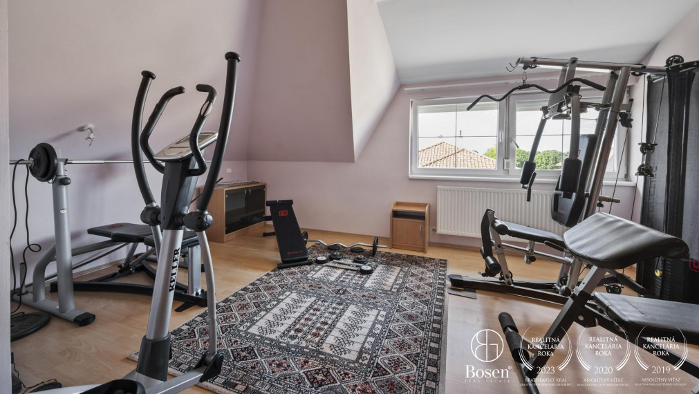 BOSEN | 9 izbový rodinný dom so zimnou záhradou a garážou, Mosonmagyaróvár, 736 m2