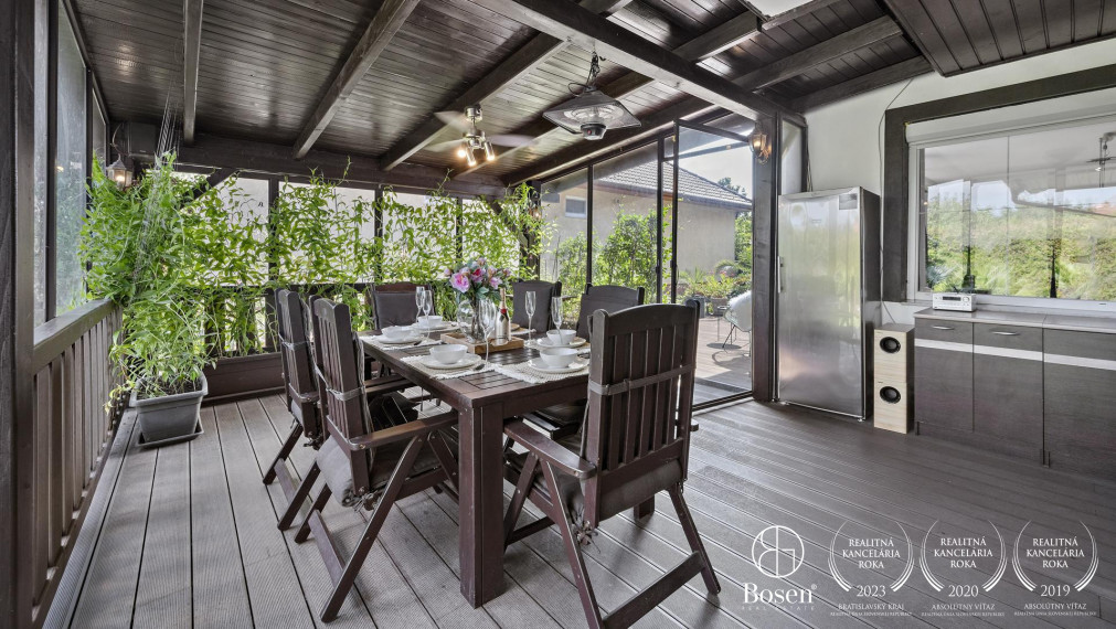 BOSEN | 9 izbový rodinný dom so zimnou záhradou a garážou, Mosonmagyaróvár, 736 m2