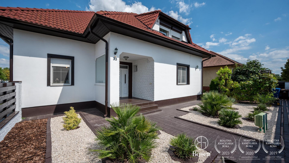 BOSEN | 9 izbový rodinný dom so zimnou záhradou a garážou, Mosonmagyaróvár, 736 m2