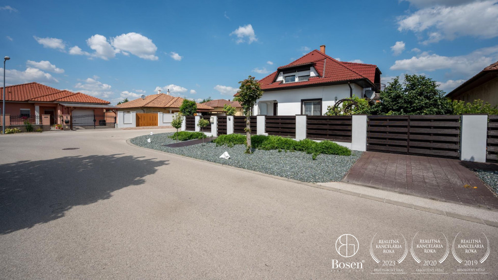 BOSEN | 9 izbový rodinný dom so zimnou záhradou a garážou, Mosonmagyaróvár, 736 m2