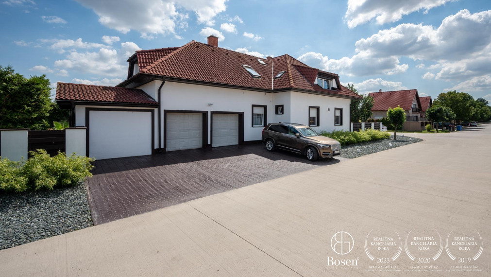 BOSEN | 9 izbový rodinný dom so zimnou záhradou a garážou, Mosonmagyaróvár, 736 m2