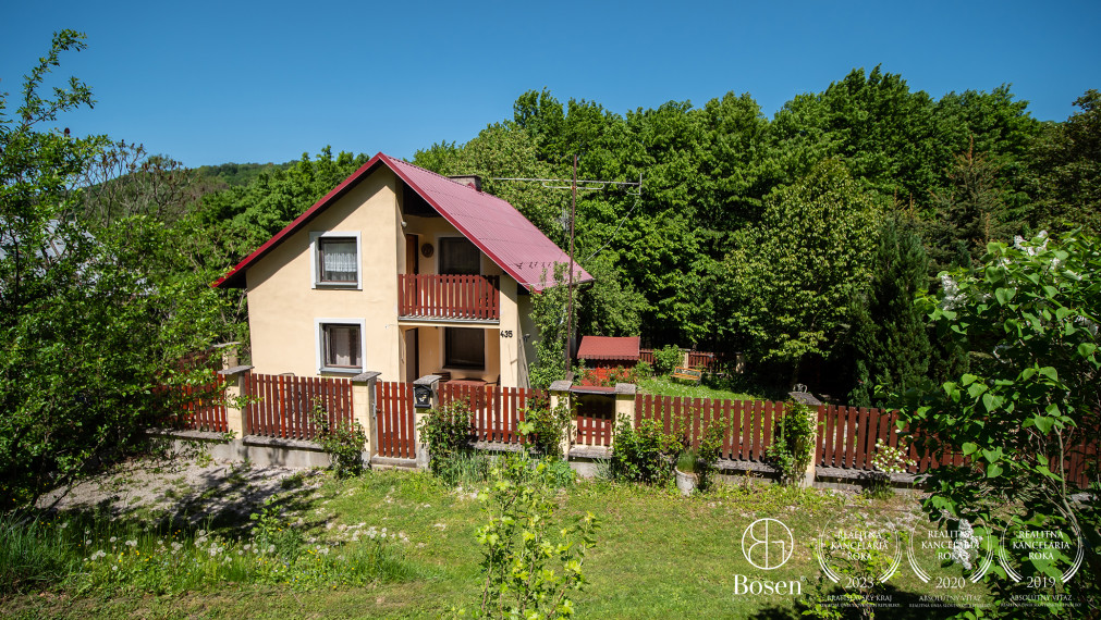 BOSEN | Na predaj trojpodlažný 4i rodinný dom alebo chata, Mníchova Lehota