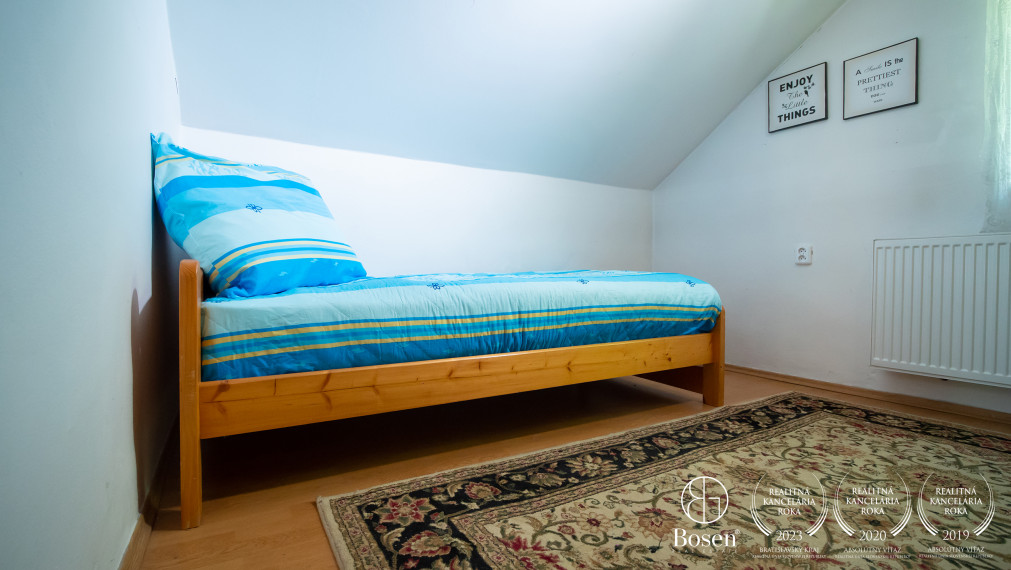 BOSEN | Na predaj trojpodlažný 4i rodinný dom alebo chata, Mníchova Lehota