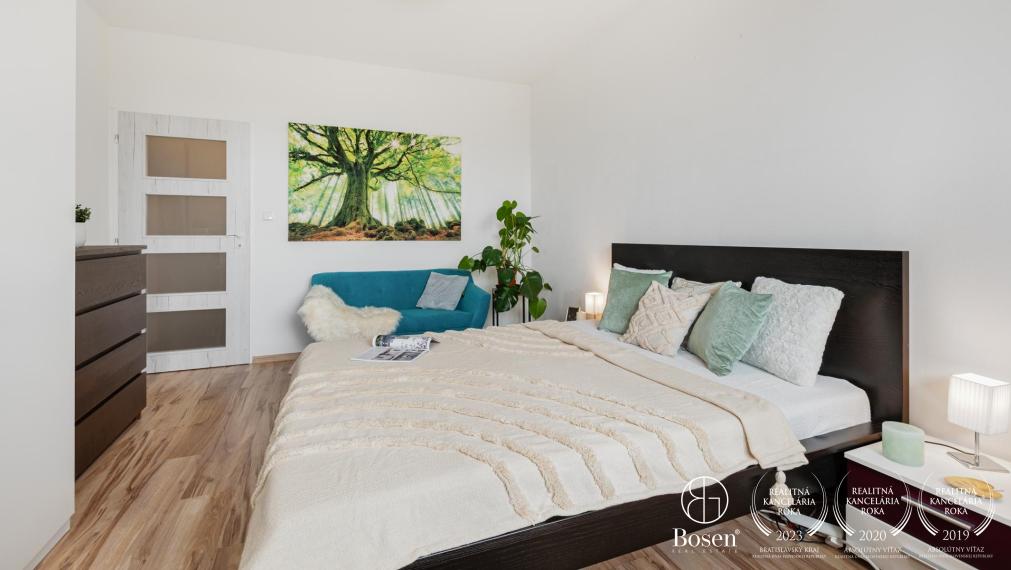 BOSEN | 2 izbový byt s dvomi loggiami, zariadený v Bratislave na Budatínskej ul.