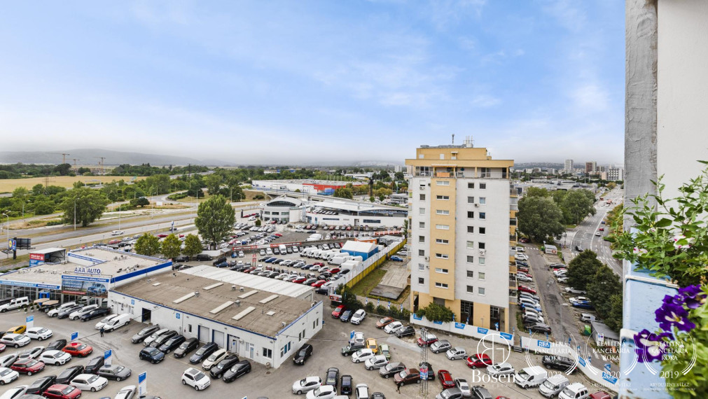 BOSEN | 2 izbový byt s dvomi loggiami, zariadený v Bratislave na Budatínskej ul.