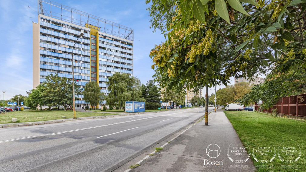 BOSEN | 2 izbový byt s dvomi loggiami, zariadený v Bratislave na Budatínskej ul.