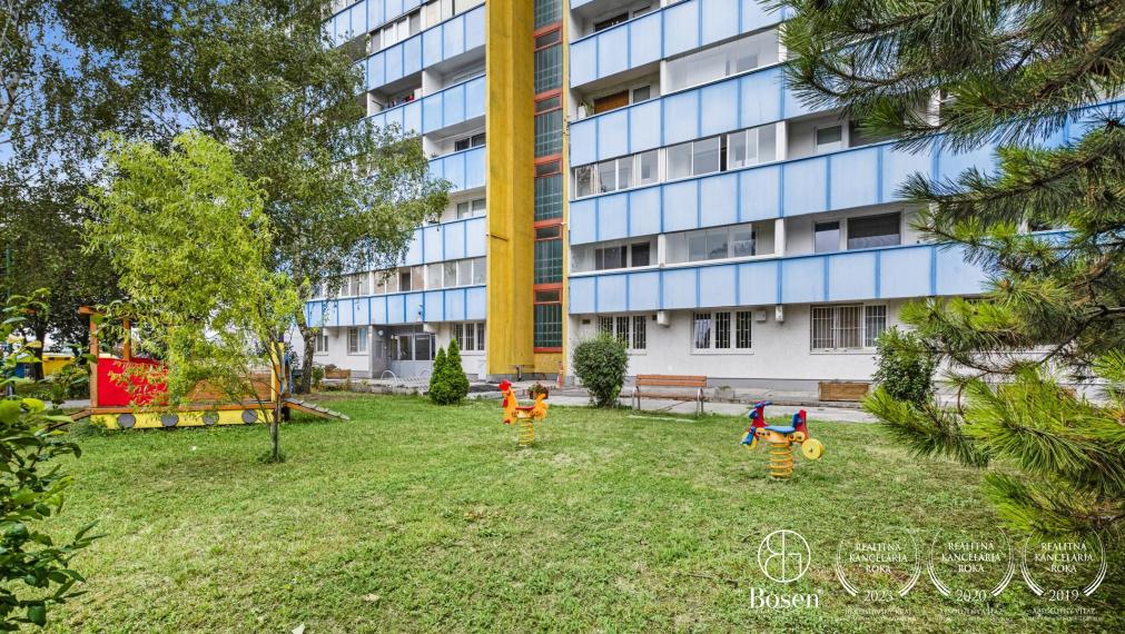 BOSEN | 2 izbový byt s dvomi loggiami, zariadený v Bratislave na Budatínskej ul.