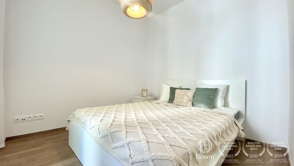 BOSEN | Prenájom 2 izbový byt s terasou, ulica Gunduličova, Bratislava m.č. Staré Mesto