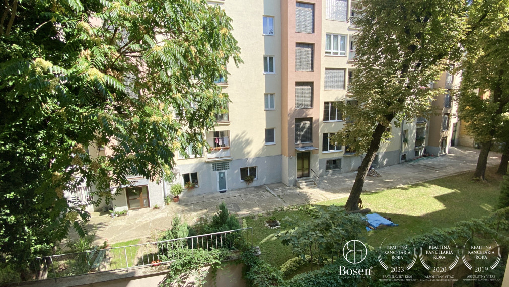 BOSEN | Prenájom 2 izbový byt s terasou, ulica Gunduličova, Bratislava m.č. Staré Mesto