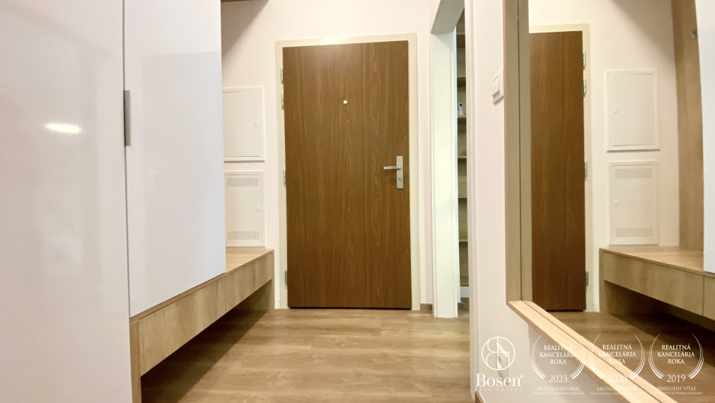 BOSEN | Prenájom 2 izbový byt s terasou, ulica Gunduličova, Bratislava m.č. Staré Mesto