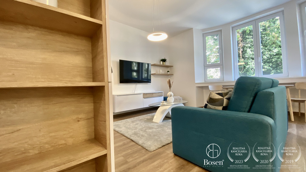 BOSEN | Prenájom 2 izbový byt s terasou, ulica Gunduličova, Bratislava m.č. Staré Mesto