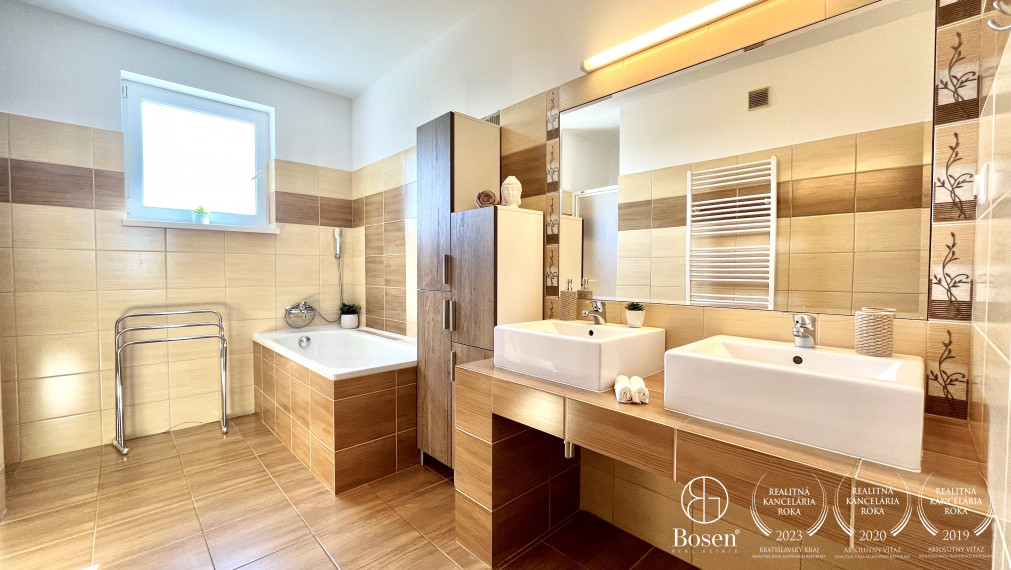 BOSEN | PRENAJATÉ veľkometrážny 3 izbový byt s 2 balkónmi, ulica Slnečná, Malinovo