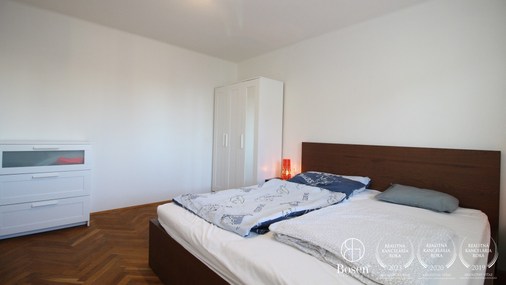 Na prenájom priestranný 2 izbový byt Malacky