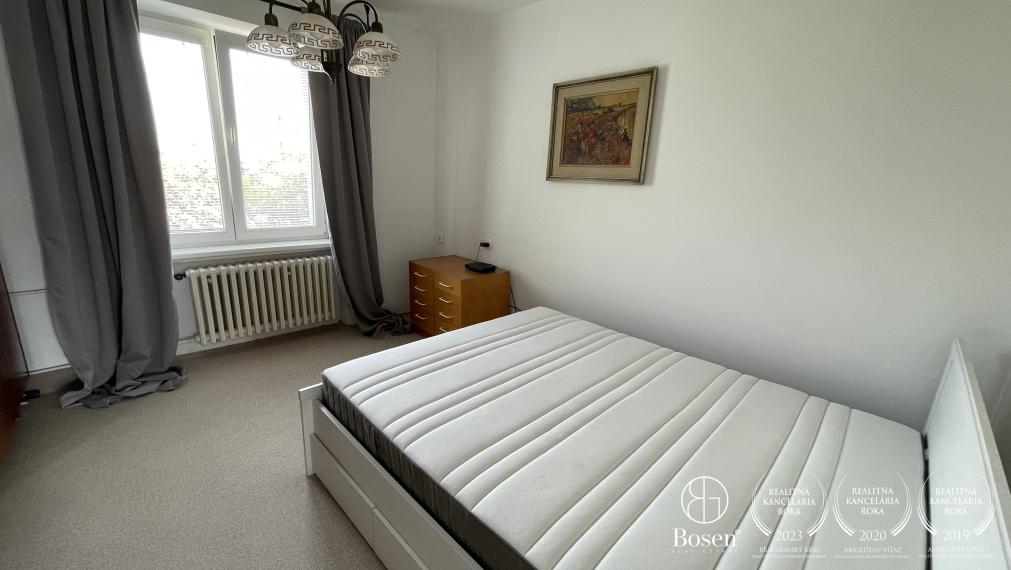 Priestranný 2 izb.byt s balkónom, výhlad na Štrkovecké jazero, Ružinov, Stropkovská, 60 m2