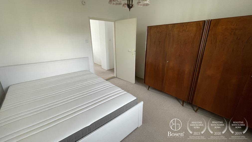 Priestranný 2 izb.byt s balkónom, výhlad na Štrkovecké jazero, Ružinov, Stropkovská, 60 m2