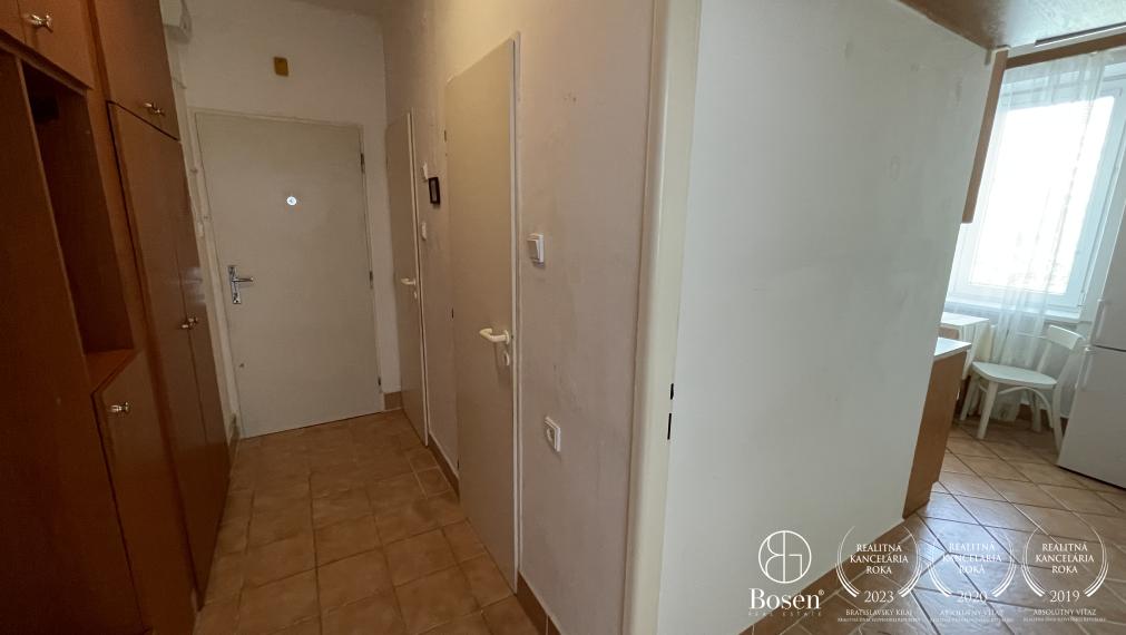 Priestranný 2 izb.byt s balkónom, výhlad na Štrkovecké jazero, Ružinov, Stropkovská, 60 m2