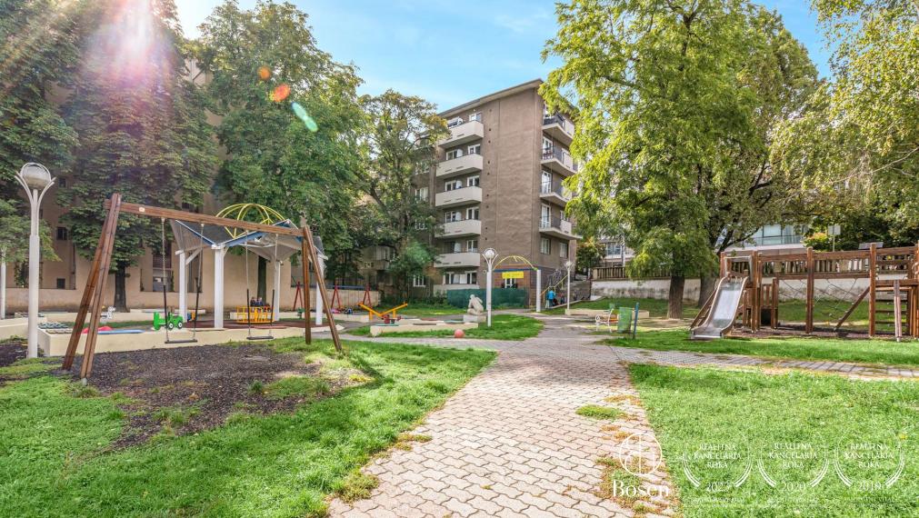 BOSEN | REZERVOVANÝ 2,5 izbový byt vo výbornej lokalite v centre mesta, Staré Mesto, 73,11 m2