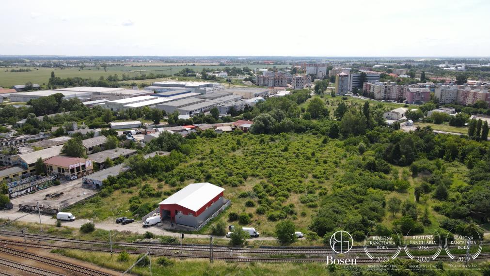 BOSEN | Slnečný pozemok v lokalite Rača - pri Šajbách, 8.442 m2