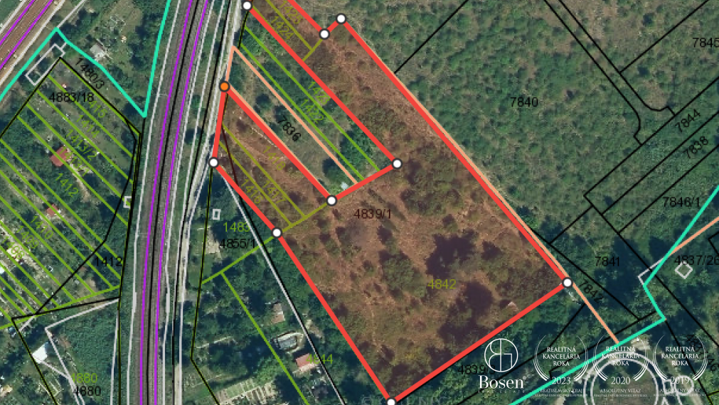 BOSEN | Slnečný pozemok v lokalite Rača - pri Šajbách, 8.442 m2
