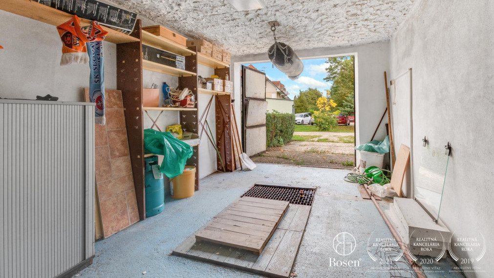 BOSEN | 3 izbový byt a murovaná garáž v obci Lehnice