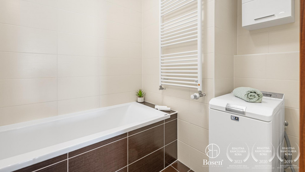 PRENAJATÉ | BOSEN | Prenájom zariadený slnečný 3 izbový byt s garážovým státim, ulica Nejedlého, Bratislava - m.č. Dúbravka