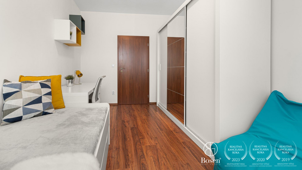 PRENAJATÉ | BOSEN | Prenájom zariadený slnečný 3 izbový byt s garážovým státim, ulica Nejedlého, Bratislava - m.č. Dúbravka