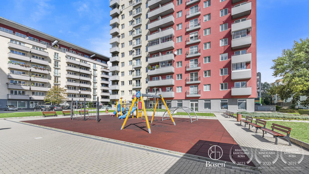 PRENAJATÉ | BOSEN | Prenájom zariadený slnečný 3 izbový byt s garážovým státim, ulica Nejedlého, Bratislava - m.č. Dúbravka