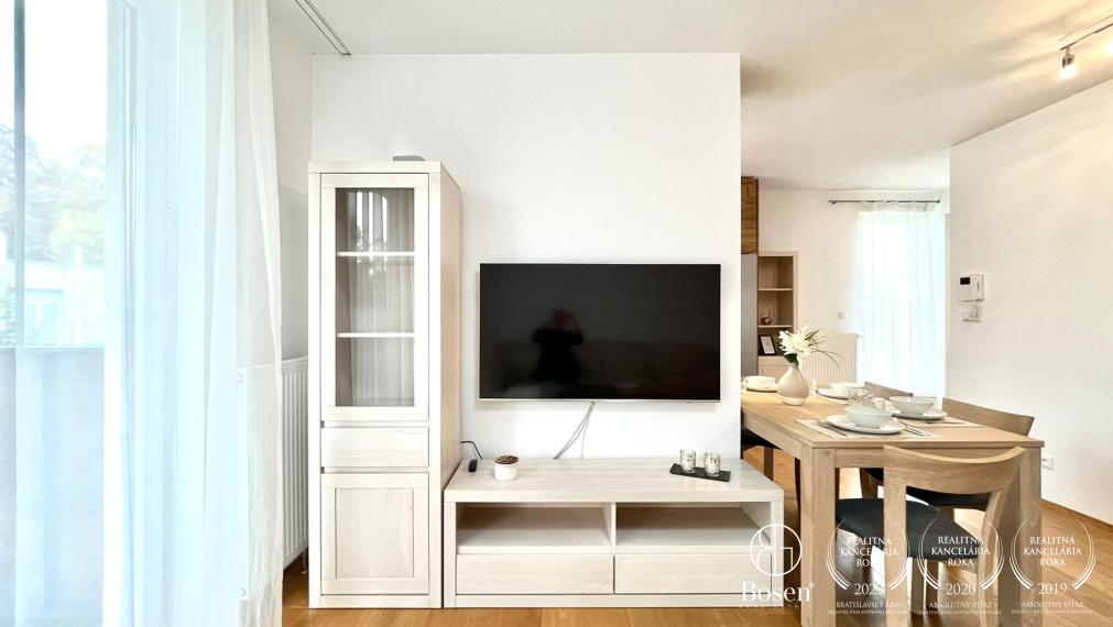 BOSEN | Prenájom slnečný 3 izbový byt s  balkónom, ulica Na Križovatkách, Bratislava