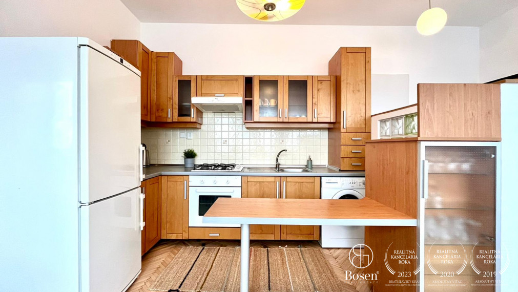 BOSEN | 1,5 izbový byt centre Bratislavy, Námestie SNP, Bratislava - Staré Mesto