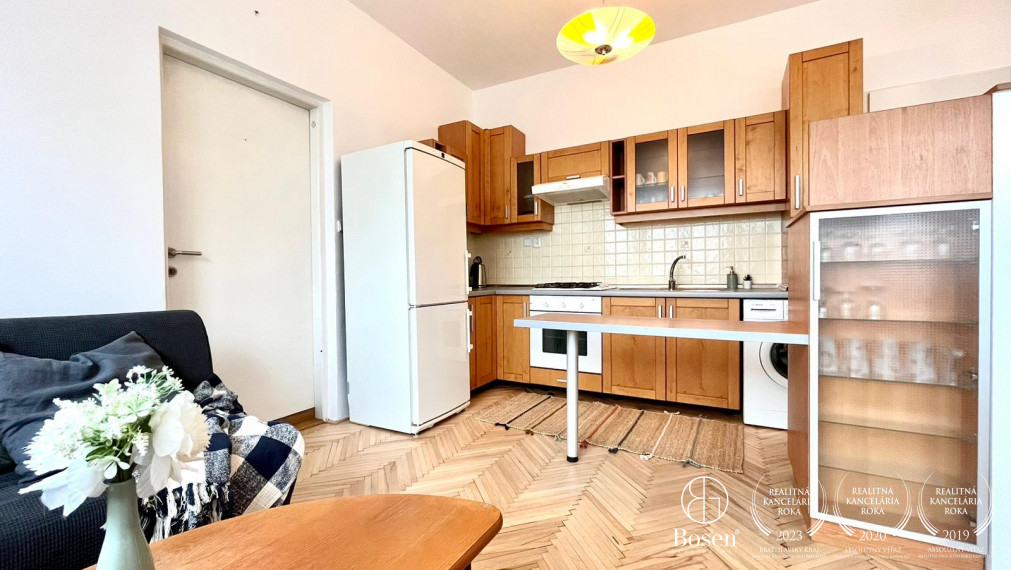 BOSEN | 1,5 izbový byt centre Bratislavy, Námestie SNP, Bratislava - Staré Mesto