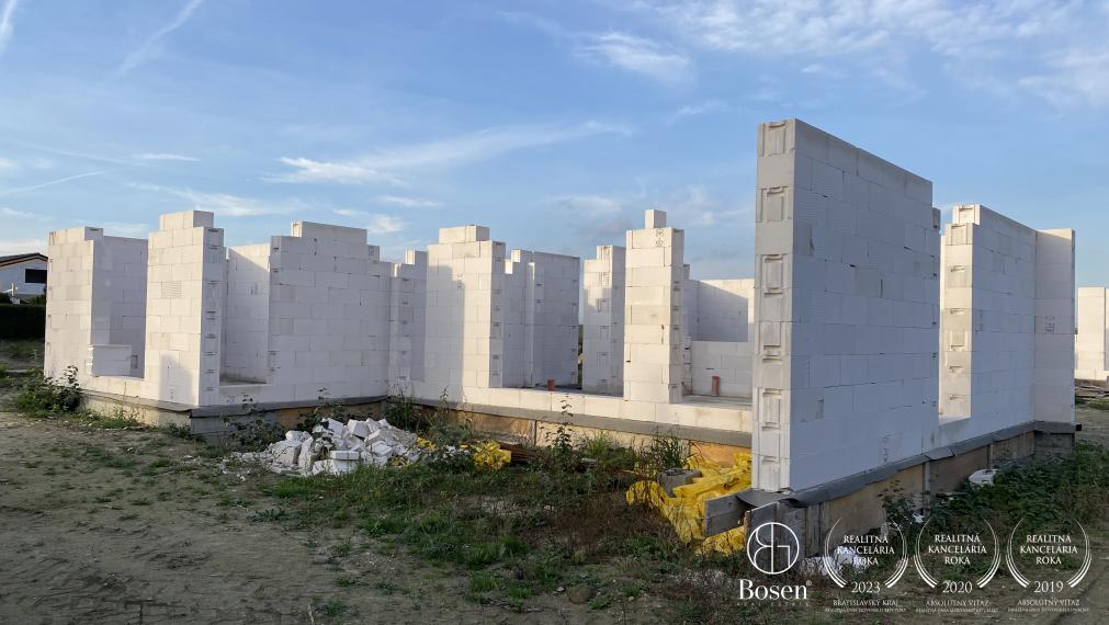 BOSEN | Predaj stavba rodinného domu na pozemku o výmere 337 m2, Vojka nad Dunajom