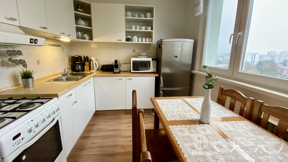 REZERVOVANÉ - BOSEN | Prenájom zariadený 3 izbový byt na ulici Estónska, Podunajské Biskupice