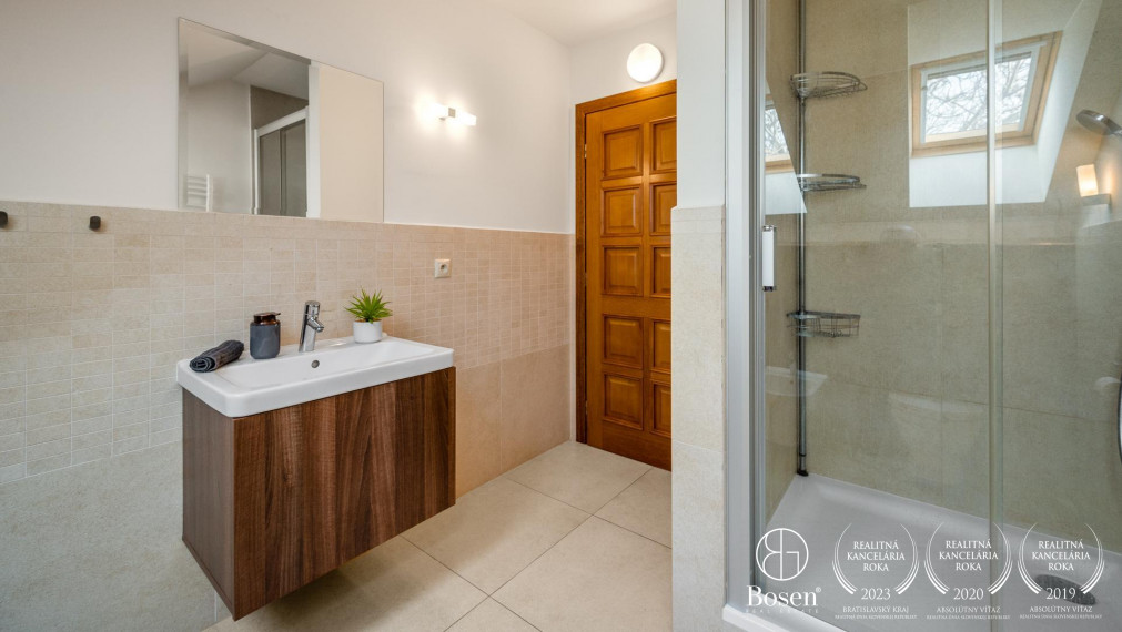 BOSEN | 6 izbová vila s veľkorysým pozemkom v Podunajských Biskupiciach, 2486m2